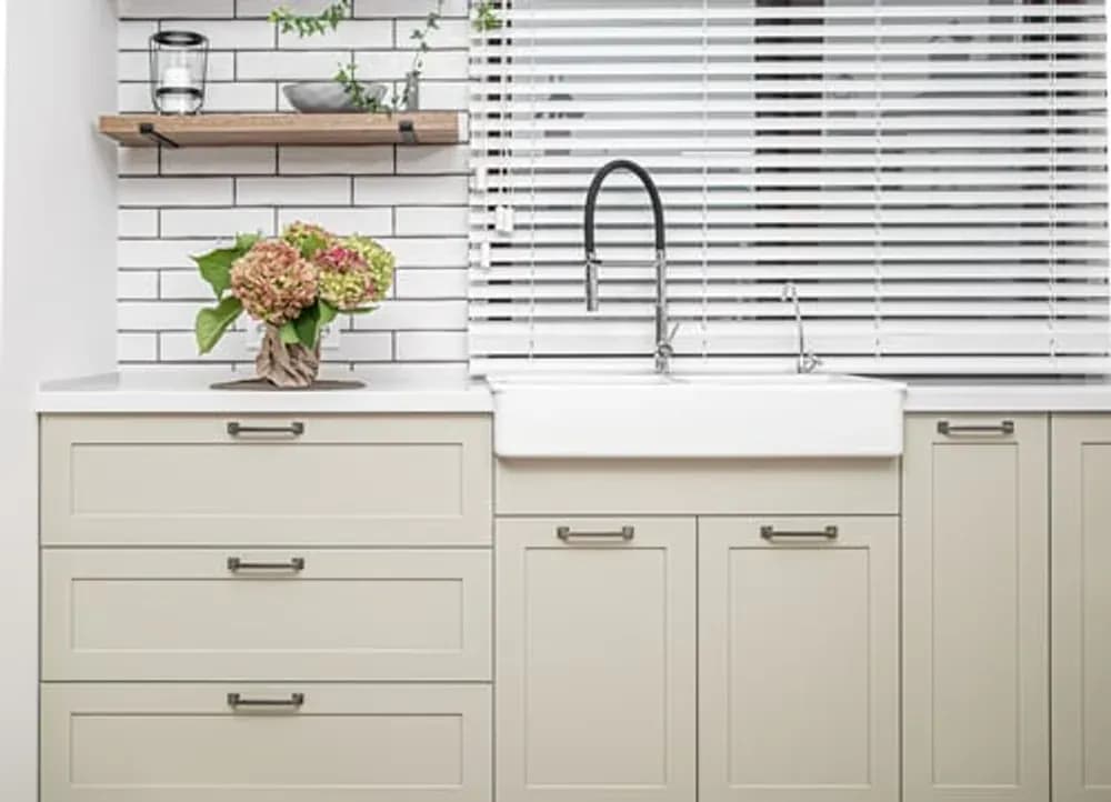 Dishwasher interior with filter and spray arms cleaned by Bright Glow Cleaning Services